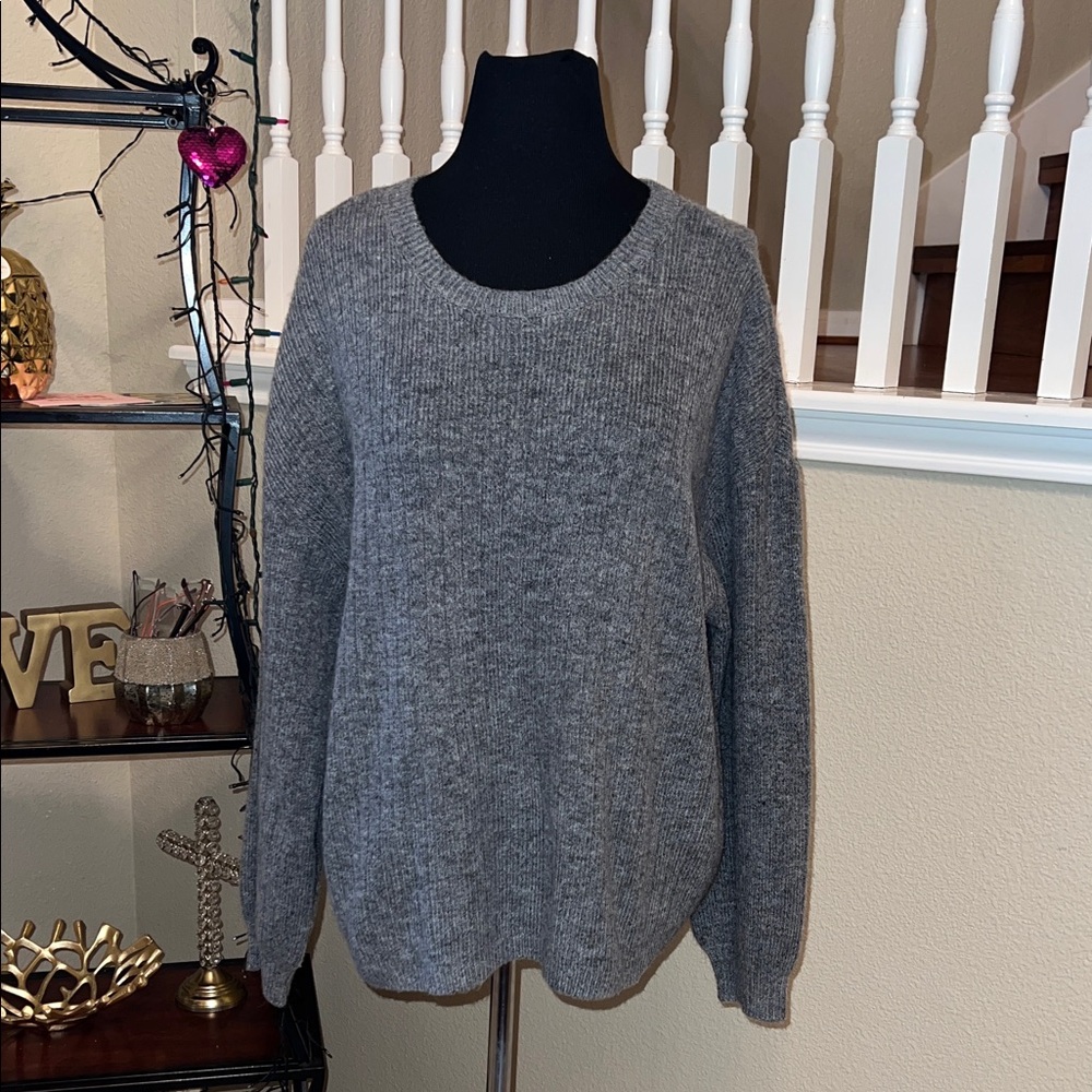 DKNY Classic Gray Crew Neck Sweater